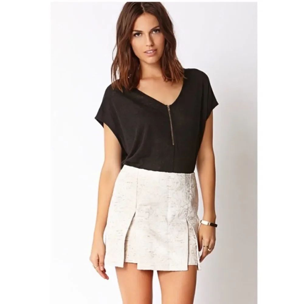 ✨HP 1-22-17✨F21 Mini Skirt✨